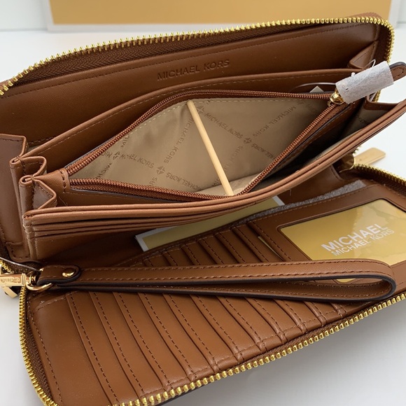 MICHAEL KORS LARGE TRAVEL CONTINENTAL WRISTLET WALLET PHONEHOLDER LUGGAGE Multi - Picture 11 of 14